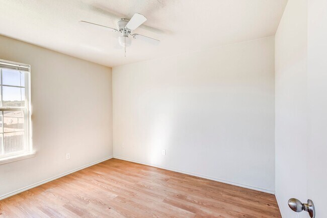 Building Photo - 2913 Starlight Dr