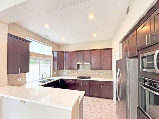 Building Photo - SD: Spacious 3BD/3BA Home in University City with Community Pool, Backyard Patio & 2-Car Garage
