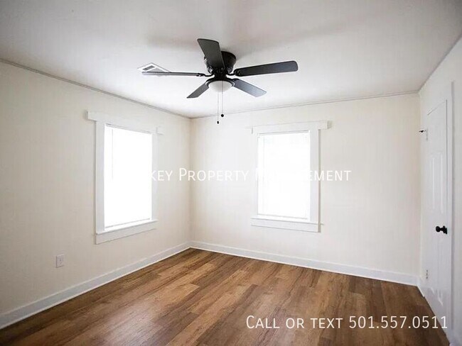 Building Photo - 4904 Lynch Dr