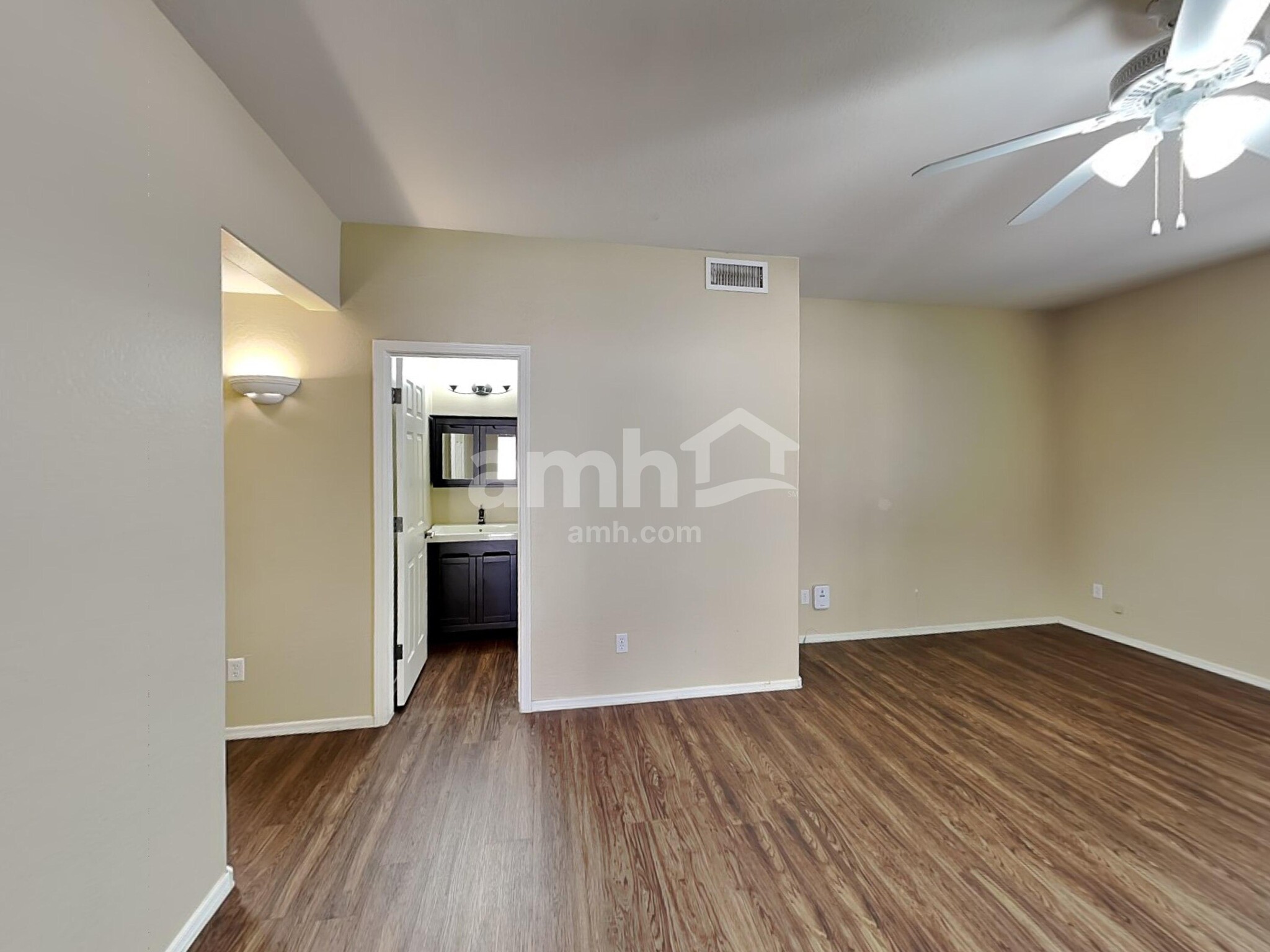 Building Photo - 33055 N Madison Way Dr