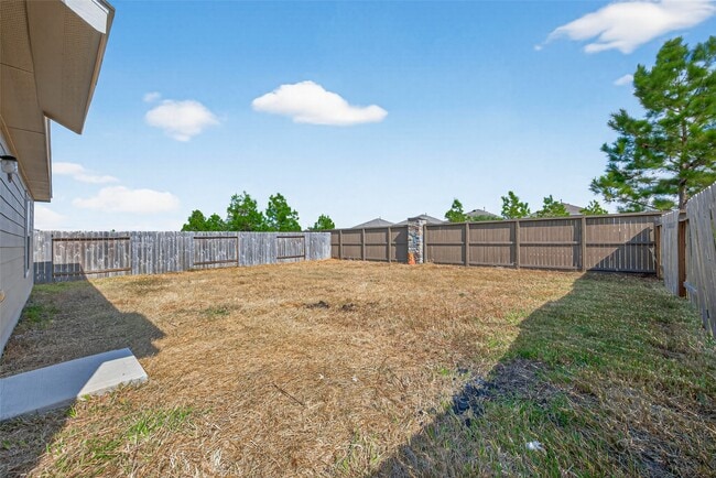 Building Photo - 15171 Willow Tree Ln