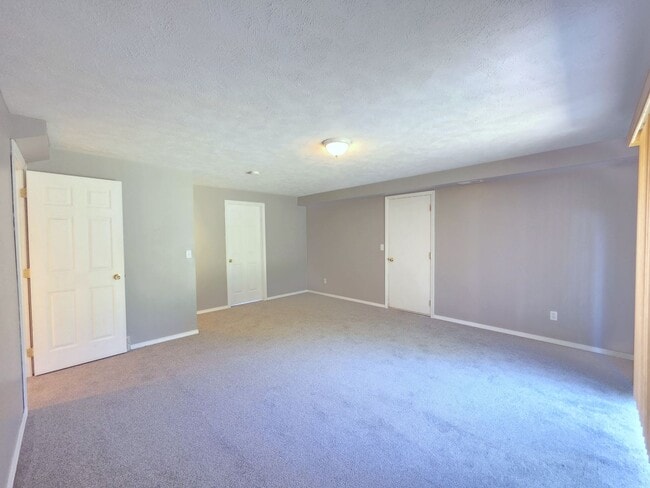 Building Photo - 4908 W Lamar Ave