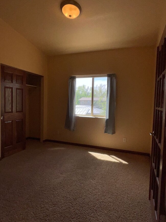 Building Photo - 2 Bedroom, 2 Bath Condo for Rent