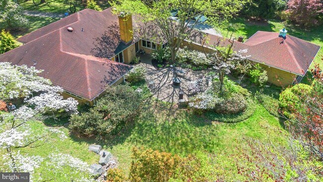Building Photo - 501 Webb Rd