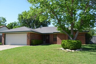 Building Photo - Cozy 3 Bedroom in Country Trails Harker Heights!