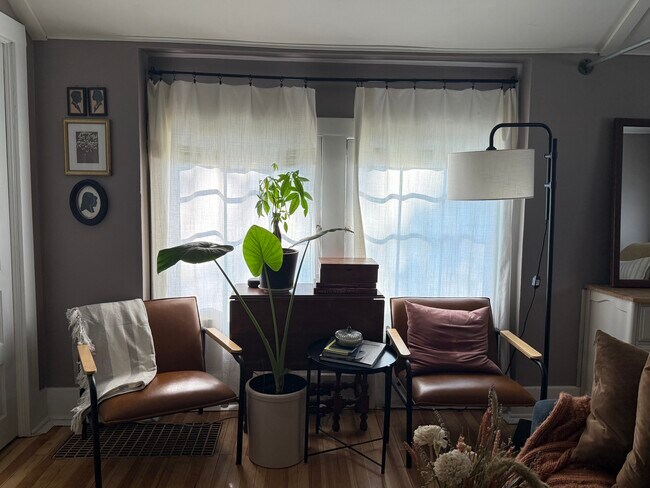 Building Photo - 208 Lake Ave