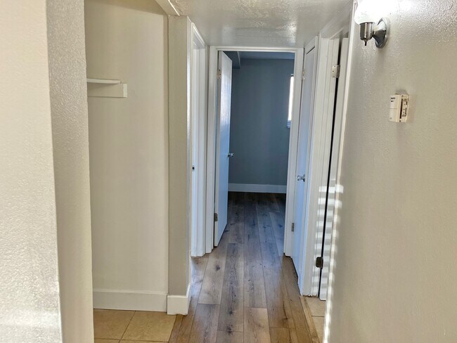 Building Photo - 342 W 4 plex