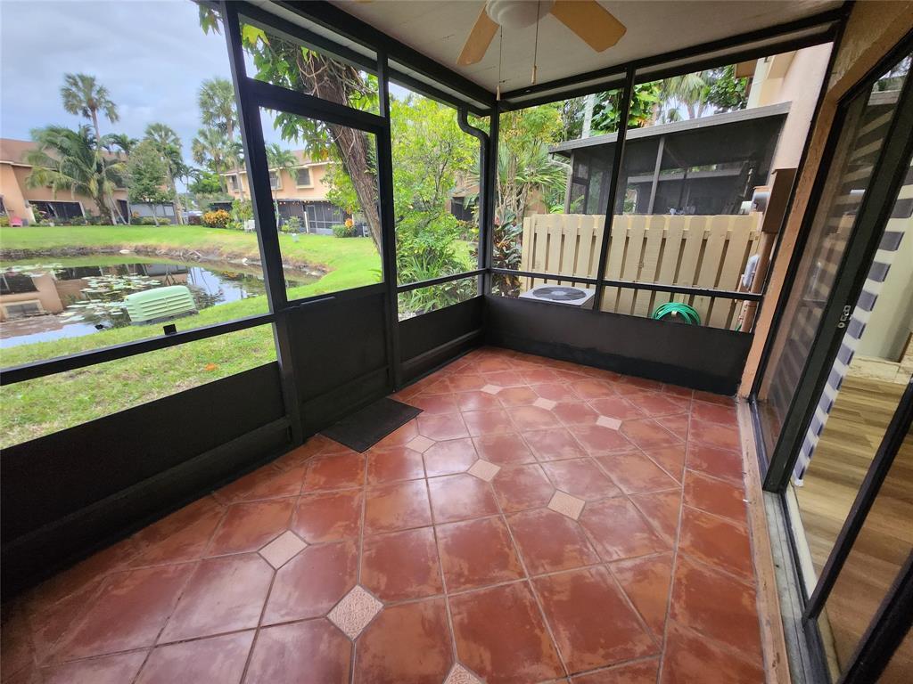 Building Photo - 3667 Carambola Cir N