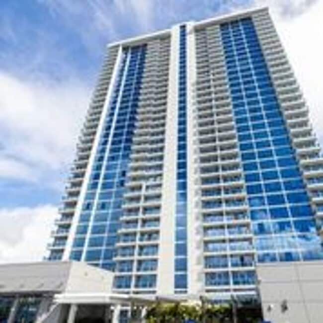 Building Photo - Penthouse 1-bedroom with 2-Parking!