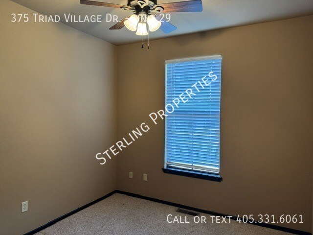 Building Photo - 375 Triad Village Dr