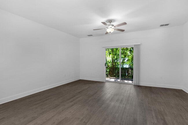 Building Photo - 15284-15331 US-331 BUS