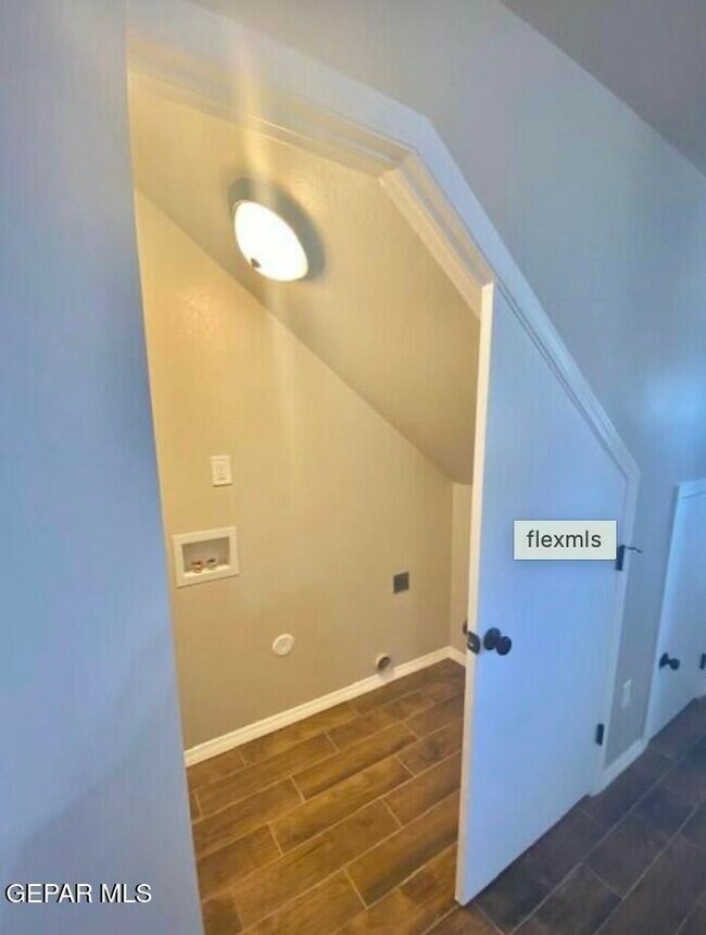 Building Photo - 405 S 7th St