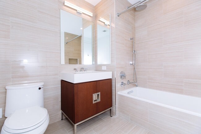 Building Photo - 99 Hudson St