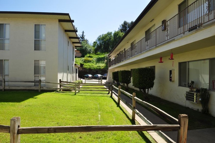 Building Photo - El Capitan Apartments