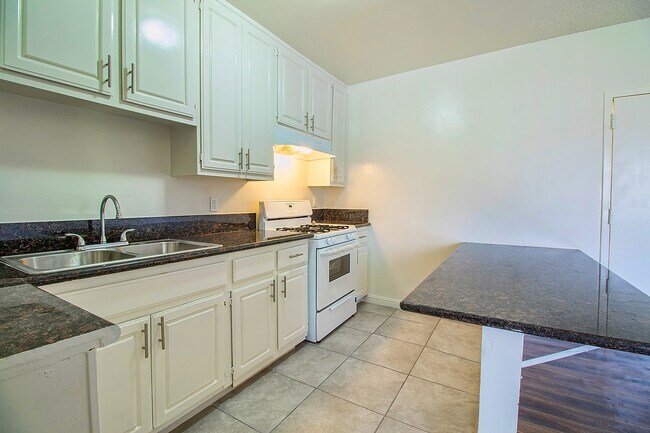 Interior Photo - sep6546