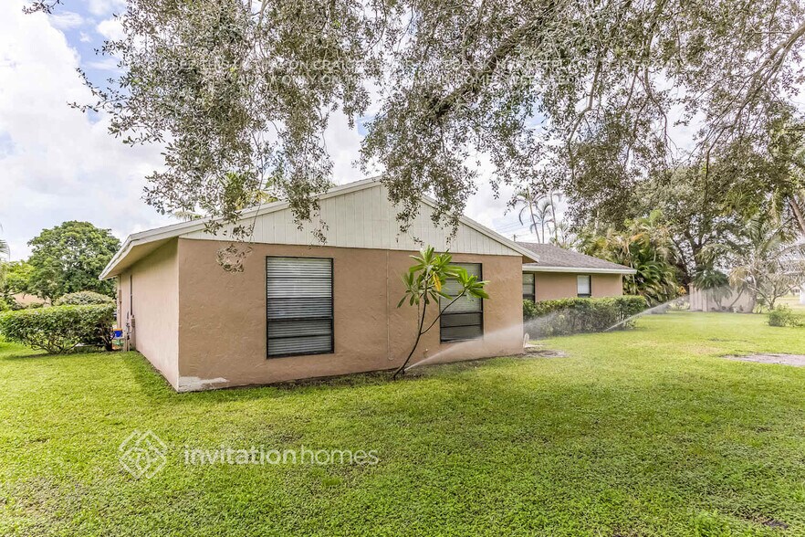 Building Photo - 1040 Grandview Cir