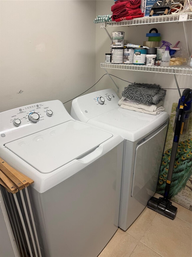 Building Photo - 15126 Ashland St