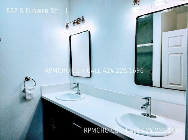 Building Photo - 532 S Flower St