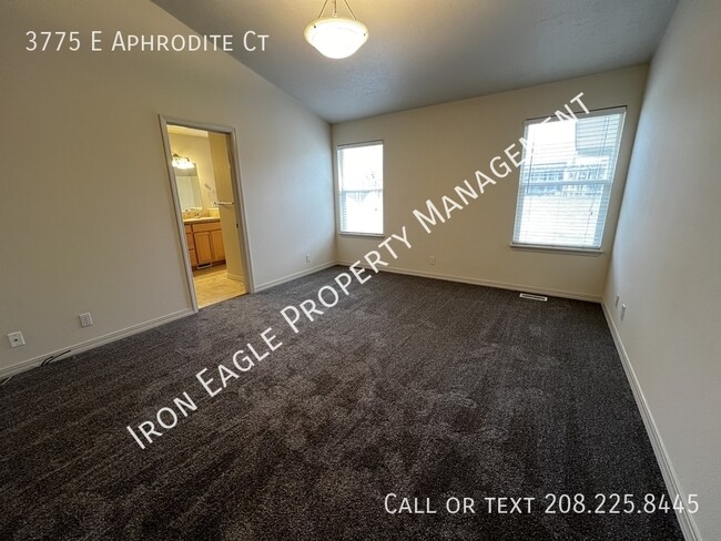 Building Photo - 3775 E Aphrodite Ct