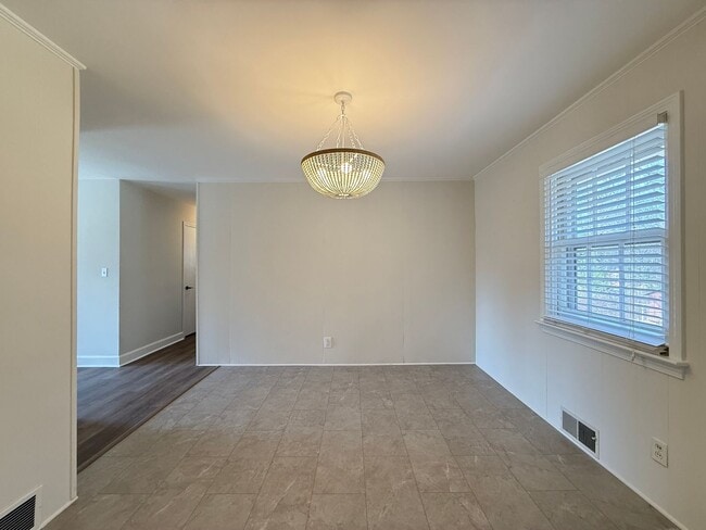 Building Photo - 2323 Frederick Dr