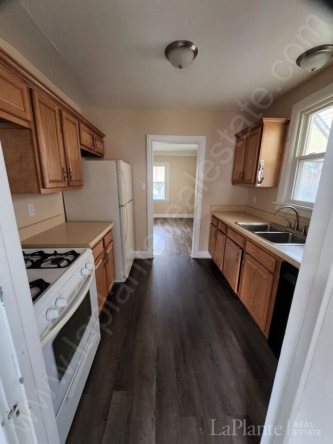 Building Photo - Beautiful 3 Bedroom Home for Rent