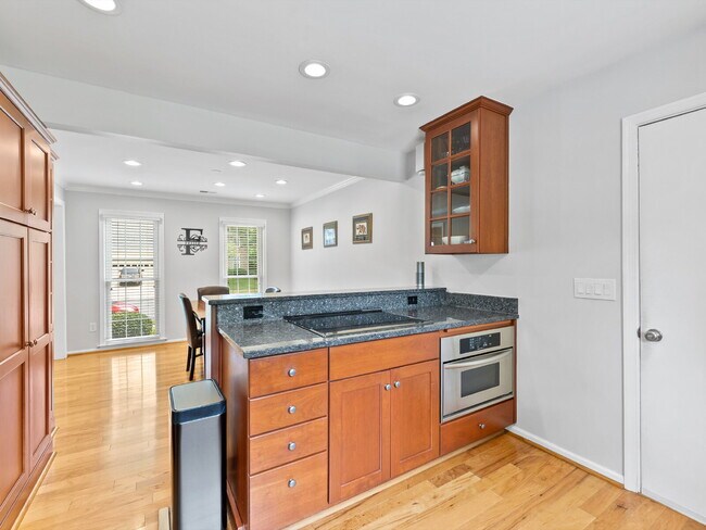Building Photo - Your Dream Home Awaits!