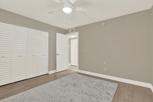 Building Photo - 7625 Sun Island Dr S