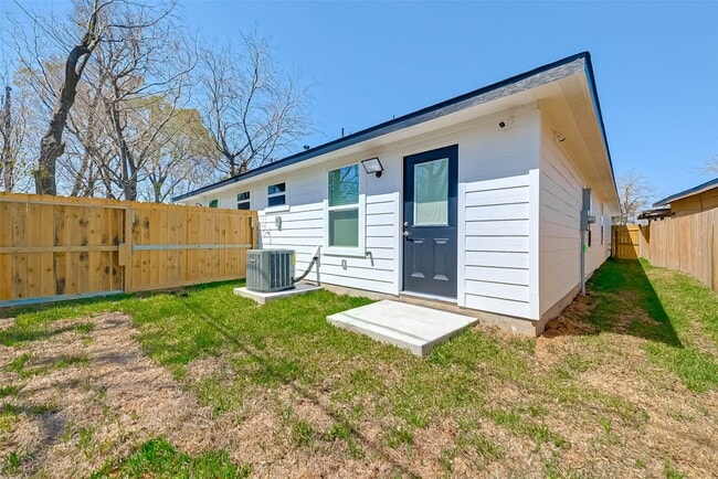 Building Photo - 7339 Krueger Rd