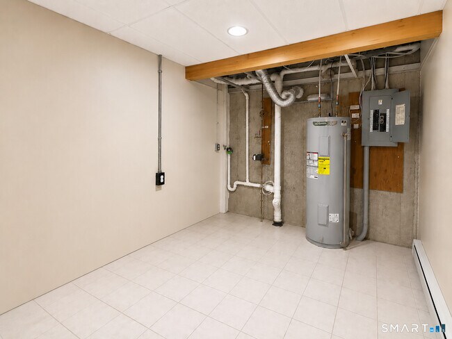 Building Photo - 56 Doman Dr
