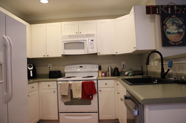 Building Photo - 14-1421 Adkisson