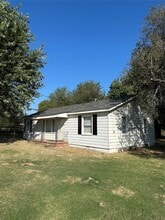 Building Photo - 11917 E Britton Rd