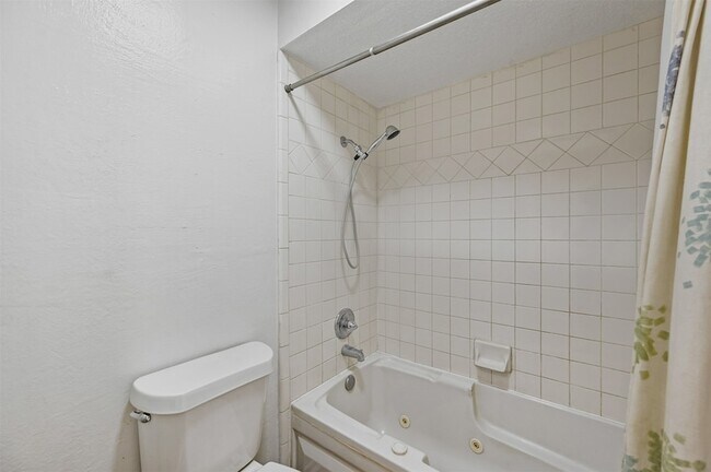 Building Photo - 522 Hunters Glen St