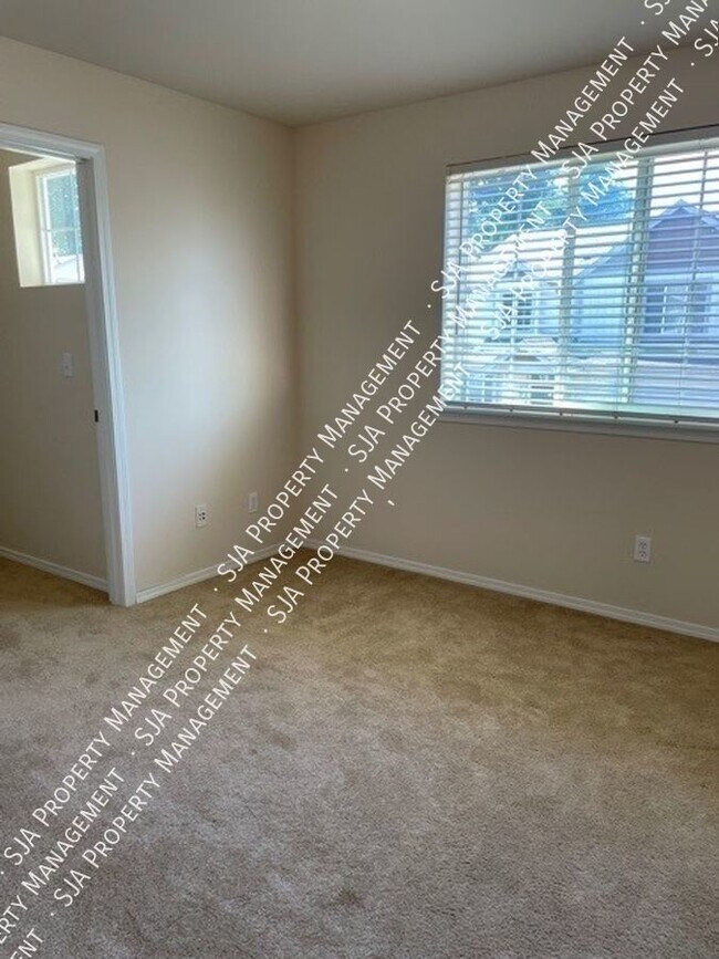 Building Photo - 4117 151st St SE