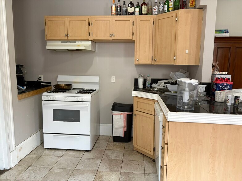 Building Photo - 1066 Commonwealth Ave