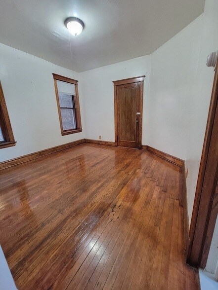Building Photo - 2014 N Kedzie Ave