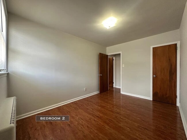 Building Photo - 6536 Crescentville Rd