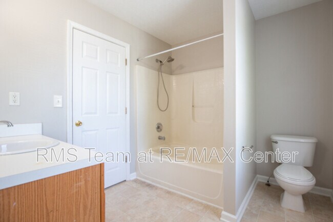 Building Photo - 2284 Oakland Spring Dr