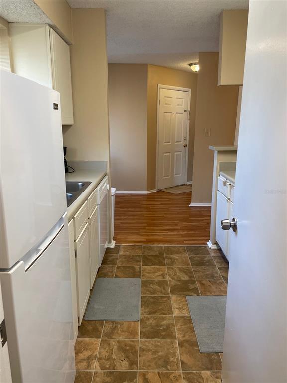 Building Photo - 8756 Mallard Reserve Dr
