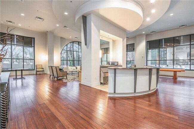 Building Photo - 3040 Peachtree Rd NW