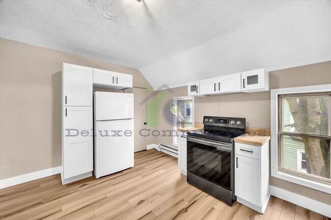 Building Photo - 1011 Jennette Ave NW