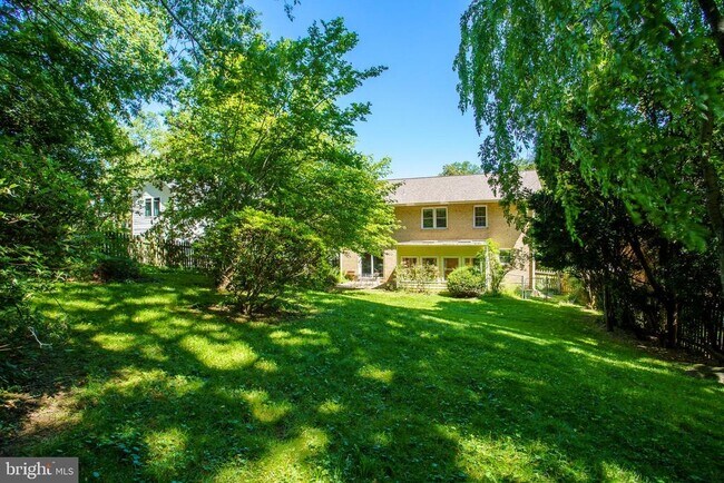 Building Photo - 5908 Walhonding Rd