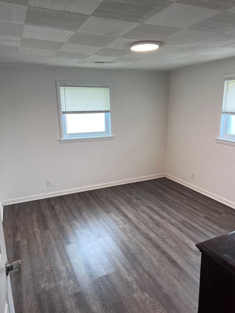 Building Photo - 4305 10th Ave