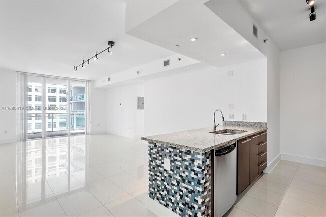 Primary Photo - 951 Brickell Ave
