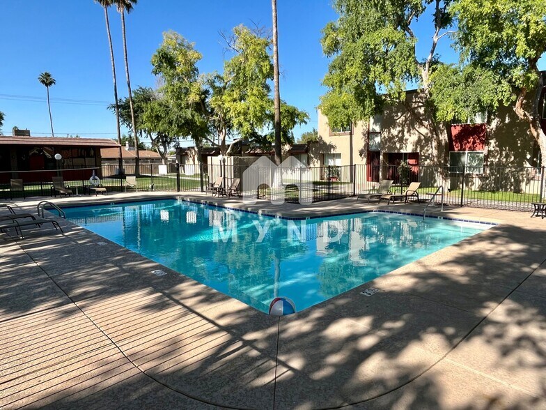 Building Photo - 8243 E Thomas Rd