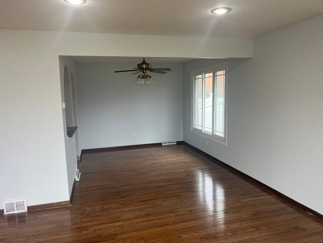 Building Photo - 8440 163rd St