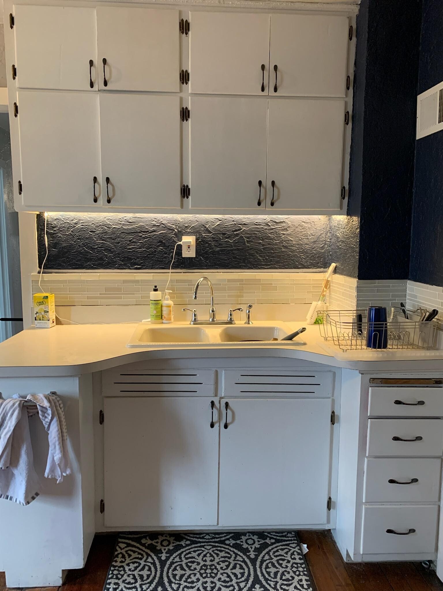 Kitchen - 605 E Main St