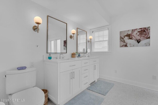 Building Photo - 112 Sylvania Ave