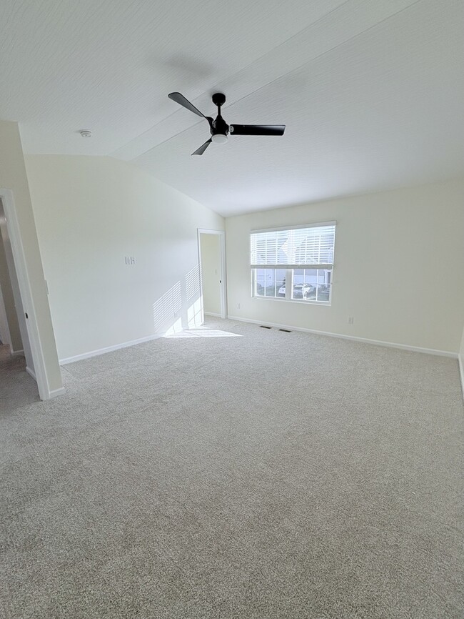 Building Photo - Charming 3BR 2.5BA w/ Pond-View Patio • Fireplace • Loft in Blacklick