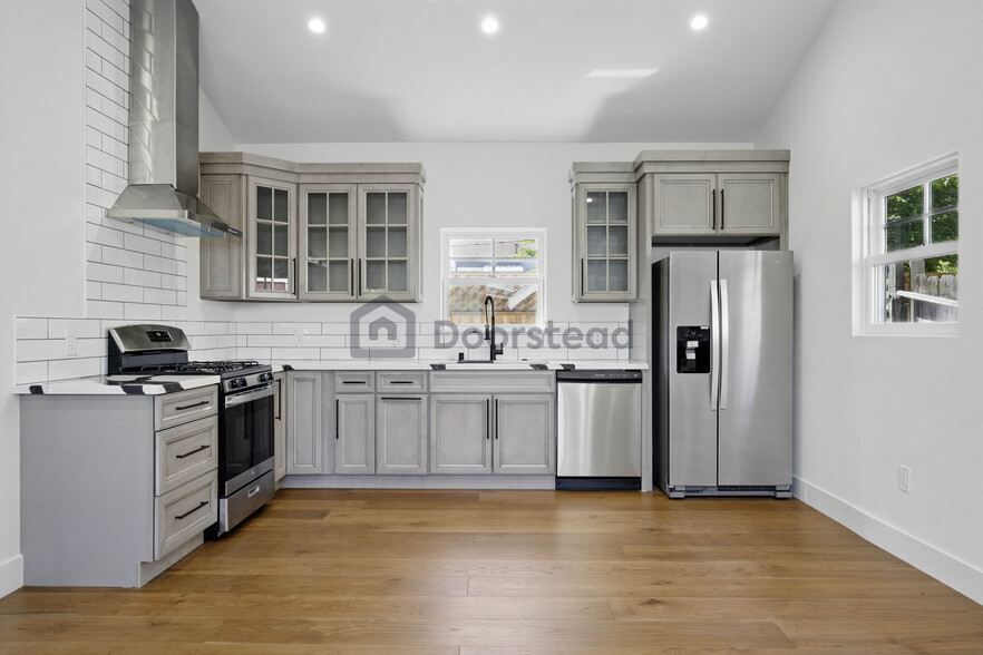 Building Photo - 3012 Pacheco Blvd