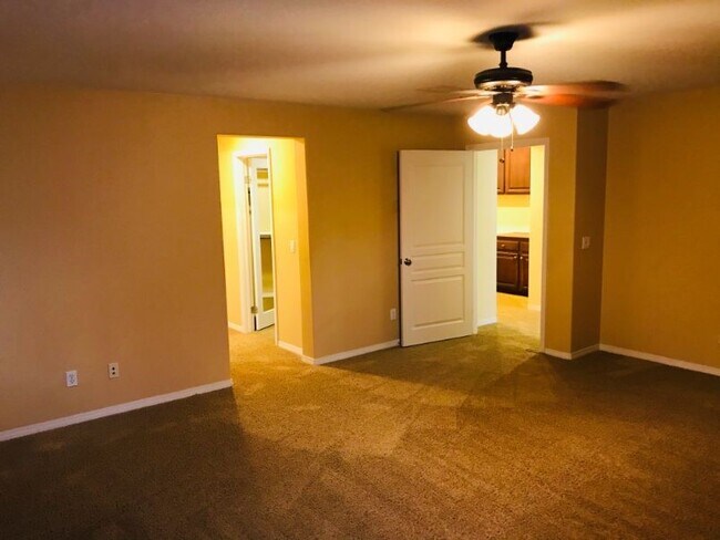 Building Photo - 45611 Basswood Ct